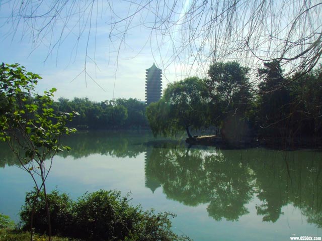 北京大学未名湖